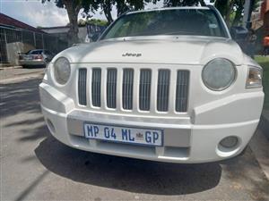 2009 Jeep Compass 2.0 Limited 105000km  Leather seat Sunroof Manual Petrol  spare key