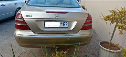 Mercedes benz E500 W211 bootlid