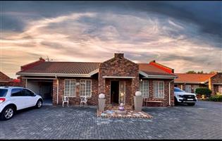 Beautiful Townhouse for Sale in a Retirement Village – Three Rivers