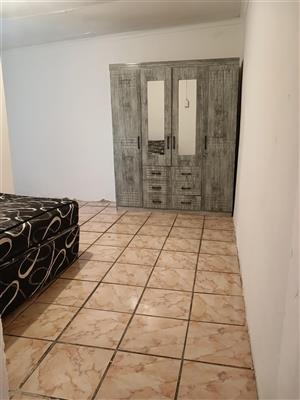 Backroom RENTAL Eldorado Park EXT4.  Available 1 SEPTEMBER. (NOT A ONE ROOM)