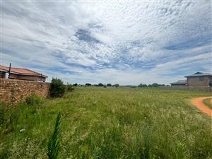 765 square meter Stand For Sale in Flamwood Klerksdorp.