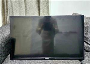 SAMSUNG TV LIKE NEW