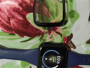 Selling my fitbit versa 1 with alot of extras