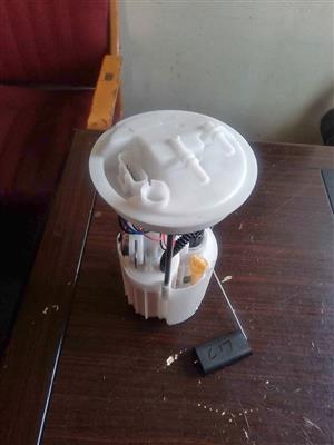VOLVO S40 T5 2006 FUEL PUMP FOR SALE °¦°DELIVERY AVAILABLE COUNTRY WIDE°¦°