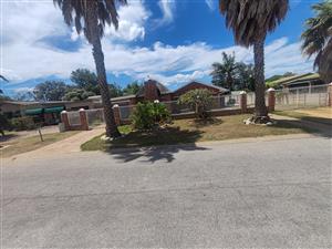 Low-Maintenance Family Home in the Popular Retief Area