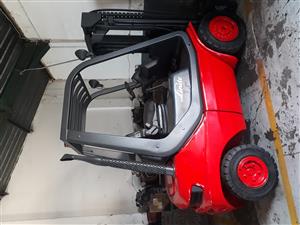 NISSAN AND LINDE FORKLIFTS FOR SALE- GOOD CONDITION