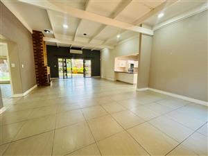 Pristine 4 bedroom full title house nestled in Chroompark!