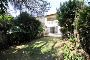 Large 3-bed townhouse to rent in Waterkloof Heights