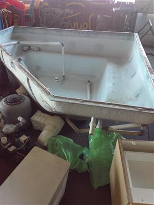 Hot Water Pool With 2 Pumps, Heater, Weir, Pump Cover, Sand Filters & Fittings