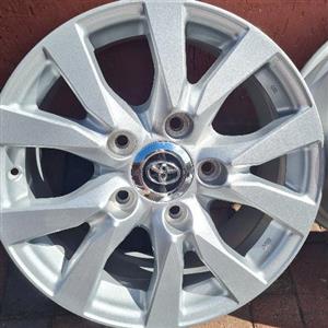 TOYOTA LAND CRUISER 200 SERIES OEM 18INCH SINGLE MAG 