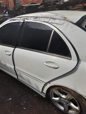 Stripping Mercedes-Benz C180 W203 2007 for Spares