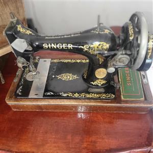 Singer Sewing Machine for SALE
