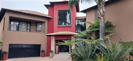 6 Bedrooms  home for sale in Sunward Park.