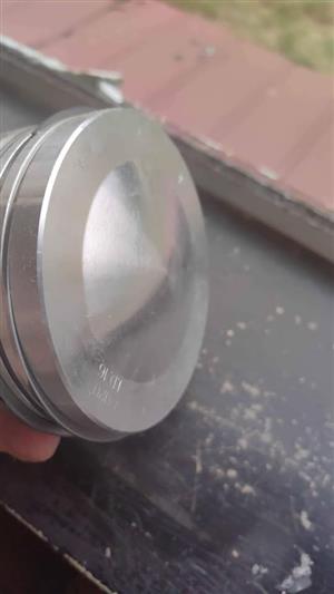 Hepolite pistons for jaguar