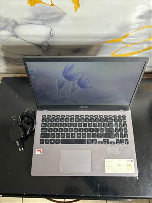 ASUS soundsonic 8GB RAM 1TB laptop