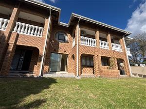 Garden Cottage Rental Monthly in Chatsworth