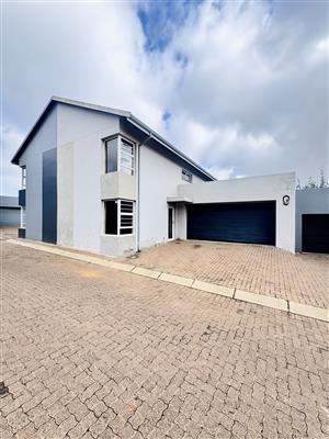 Modern 3-Bedroom Townhouse in Die Heuwel – Comfort Meets Convenience