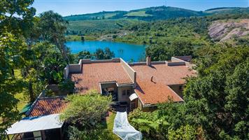 Martin Breytenbach presenting a 4 Bedroom home with 2 bedroom cottage in Hulala Lakeview Estate