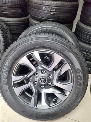 Toyota fortuner 18inch with Dunlop grandtrek 265/60R18