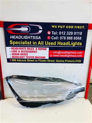 Volvo XC60 right side headlight replacement lens