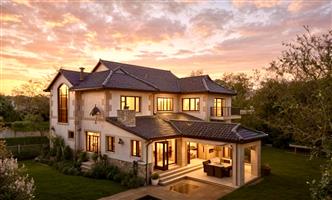 Luxury Lifestyle with Country Values