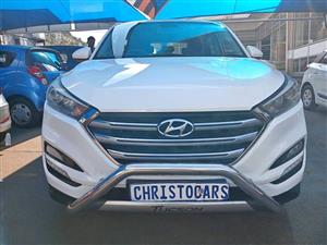 2017 model Hyundai Tucson hatchback automatic transmission petrol 2.0 engine capacity mileage