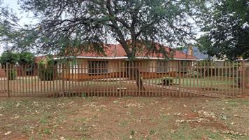 Don’t Miss Out On This 3 Bedroom Bargain  Located In The Heart Of Duncanville!