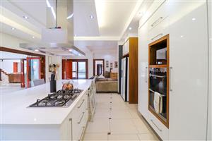 Stunning Modern Home in Better Bedfordview