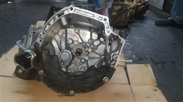 Selling RENAULT KWID 1.0L MANUAL GEARBOX