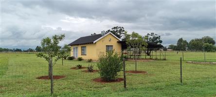 Beautiful 2-Hectare Plot with Bachelor Flat in Meyerton