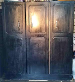 WARDROBE 3 DOORS FOR SALE