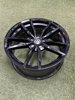17 INCH VW GOLF R PRETORIA DESIGN RIM SET