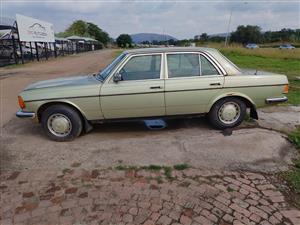 Merc Benz W126 280 se stripping for spares