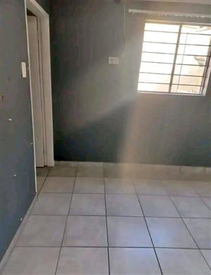  Big Bachelor Cottage To Let – Osprey Street