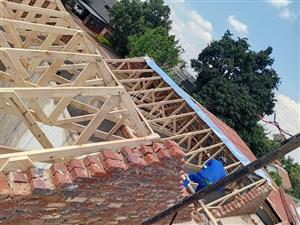 Roof errecting and repairs