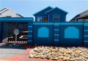 Price Reduced (R750K to R610K) 2 Bedroom House for Sale in Fleurhof is Going