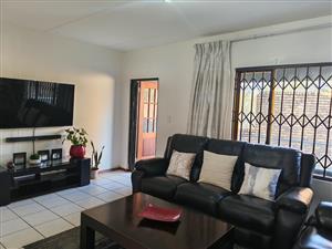 Townhouse Rental Monthly in Winchester Hills