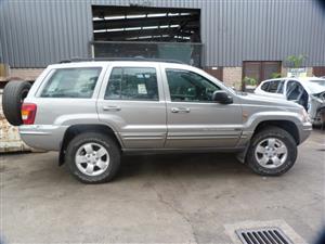  Jeep Grand Cherokee Chrysler LTD 4.7 V8 AT Gold - 2001 STRIPPING FOR SPARES