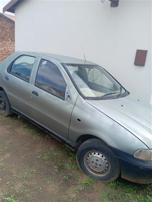 Car fiat palio