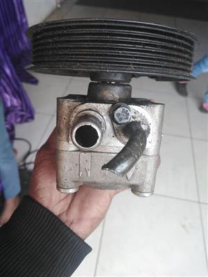 2005 XC90 t5 Volvo power staring pump (petrol)