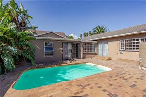Where Space Meets Comfort! Expansive Family Haven With Pool and Double Garage.