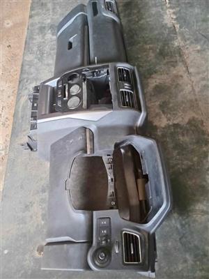 Mahindra Scorpio 2.2 S6 dashboard still in good condition for sale WhatsApp or cell