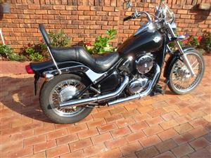 Kawasaki VN 800cc.