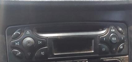 VITO Second Hand Radio: Classic Sound, Modern Style!"