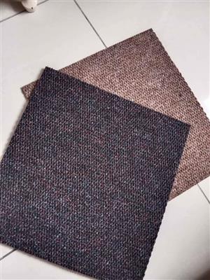 Carpet tiles for sale in excellent condition