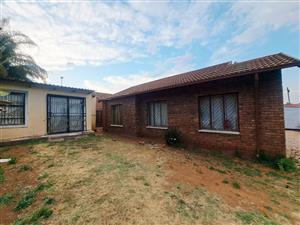 House For Sale in East Lynne
