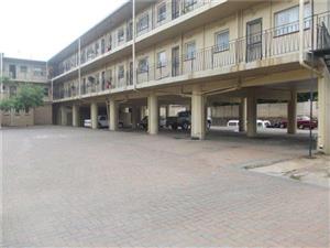 1 bedroom 1 bathroom flat with private garden to rent in Windsor East.