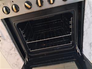 Stove with oven 
