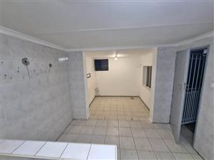 Bachlor  for rent in Kensington 