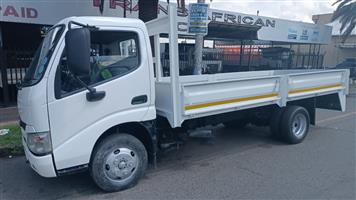 Hino 300 714 2.5 ton dropside